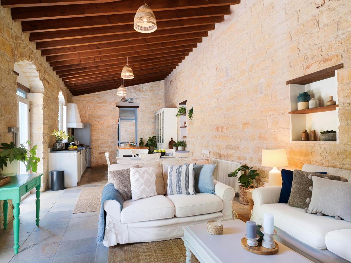 Villa Avgoustis Pachna ภายนอก รูปภาพ
