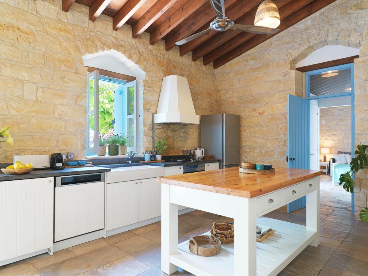 Villa Avgoustis Pachna ภายนอก รูปภาพ