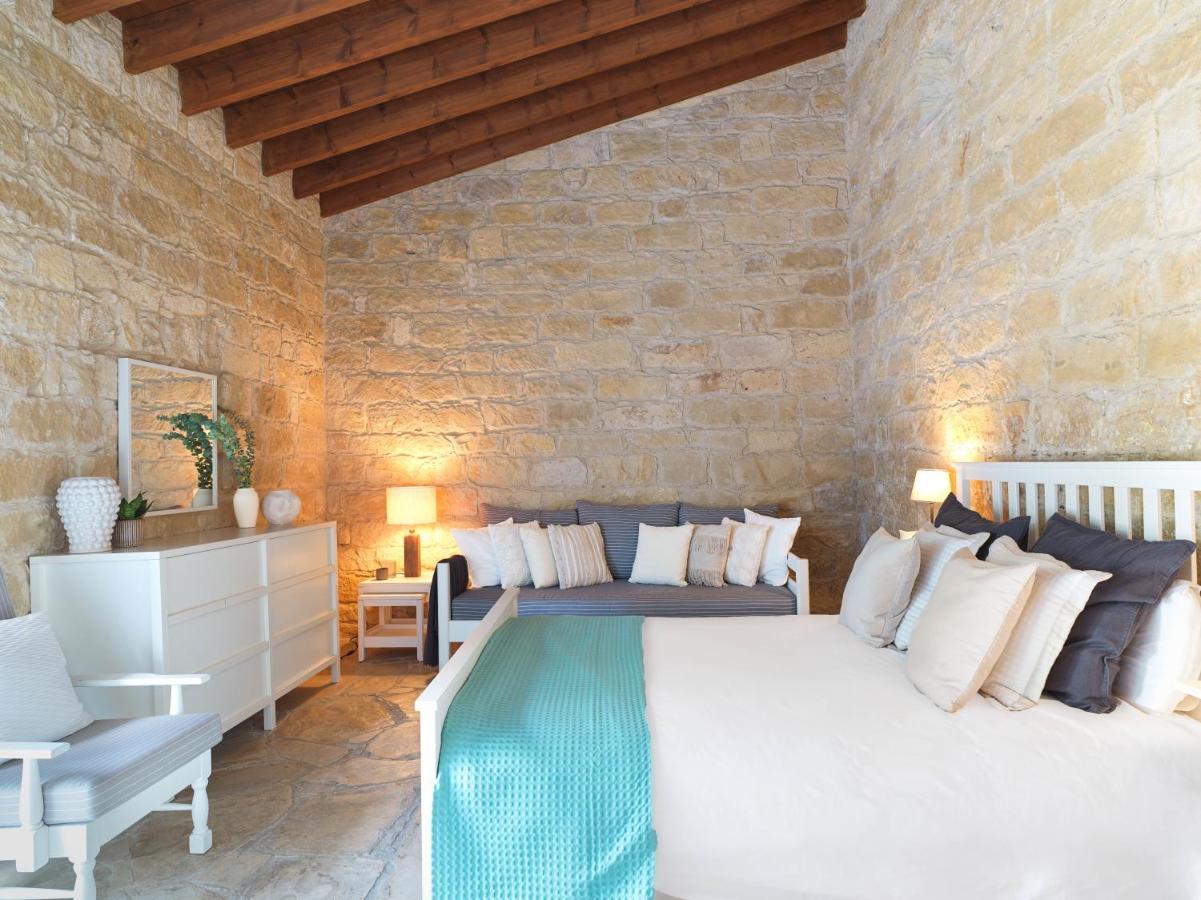 Villa Avgoustis Pachna ภายนอก รูปภาพ