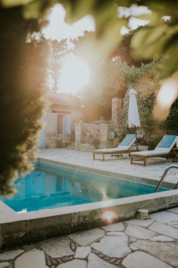 Villa Avgoustis Pachna ภายนอก รูปภาพ